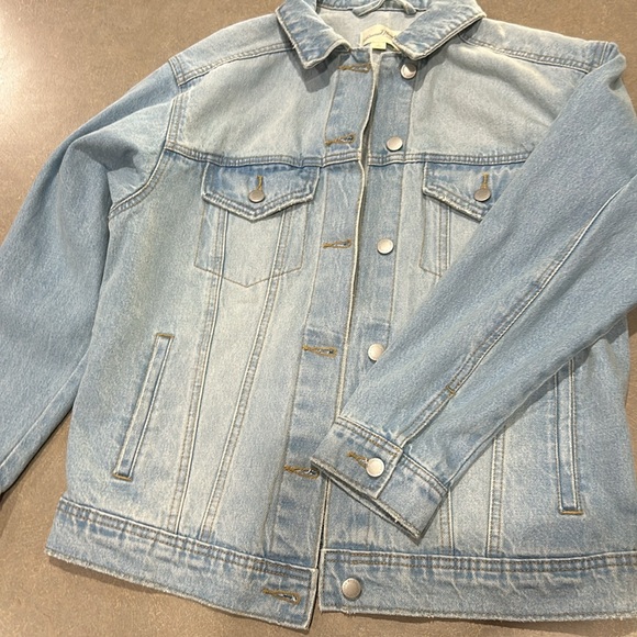 Universal Thread Denim Jacket - Picture 4 of 9